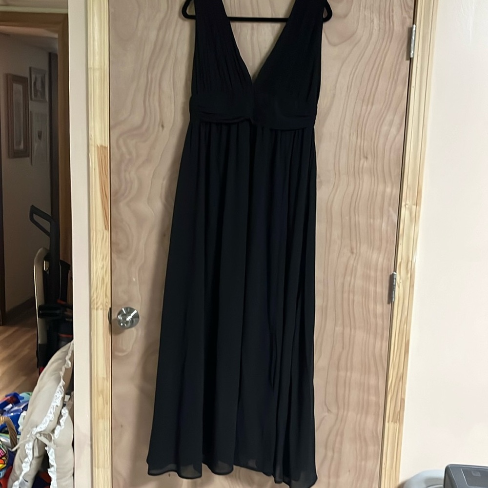 Lulu’s sleeveless formal dress